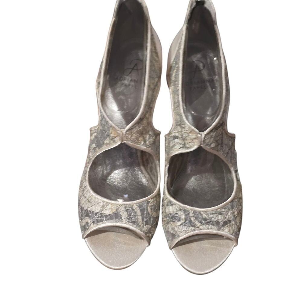 Adrianna Papell Beige Silver Lace Arissa Formal Pump Heels Size 40 (10) - Picture 2 of 8